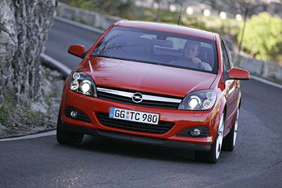  Opel Astra GTC 2005 года  (фото 54 из 212)